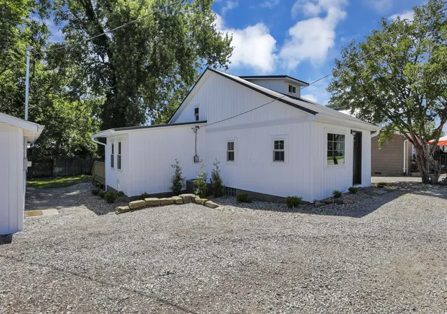 Homes for sale in Buckeye Lake, OH | 86 Wood St, Buckeye Lake, OH 43008 | MLS# 226020307
