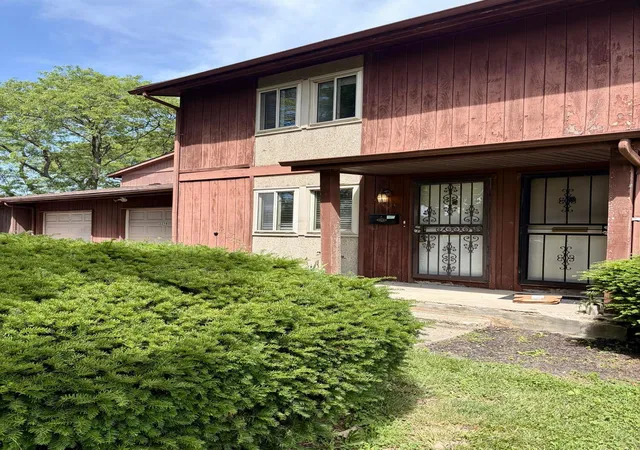 Photo 2 of Condo for sale at 2278 Wadsworth Dr #D, Columbus, OH 43232 | MLS# 226020269 | Listing updated on 2026-09-04