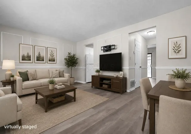 Listing Photo 4 - Condo for sale in building located at 2278 Wadsworth Dr, Columbus, OH 43232 - Unit #D