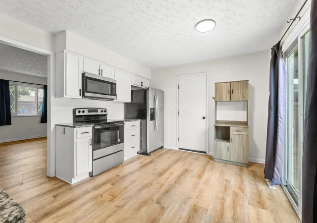 Photo 3 of Single family home for sale at 1301 Saffron Pl, Galloway, OH 43119 | MLS# 226030885 | Listing updated on 2026-09-18