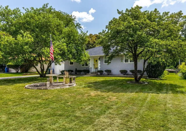 Photo 1 of Sale Pending at 47 Meadowlark Ln, Columbus, OH 43214 | MLS# 226028863 | Listing updated on 2026-09-15