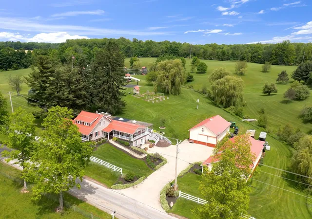 Homes for sale in Fredericktown, OH | 5643 Yankee St, Fredericktown, OH 43019 | MLS# 226020357