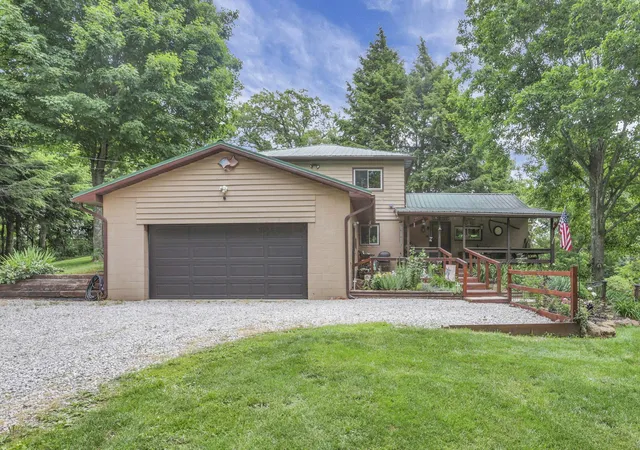 2nd image of 8080 Clearport Rd Sw, Lancaster, OH 43130 | MLS# 226020426