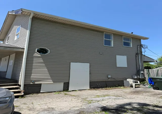 Photo 2 of Single family home for sale at 1674 E Hudson St, Columbus, OH 43211 | MLS# 226020277 | Listing updated on 2026-07-29