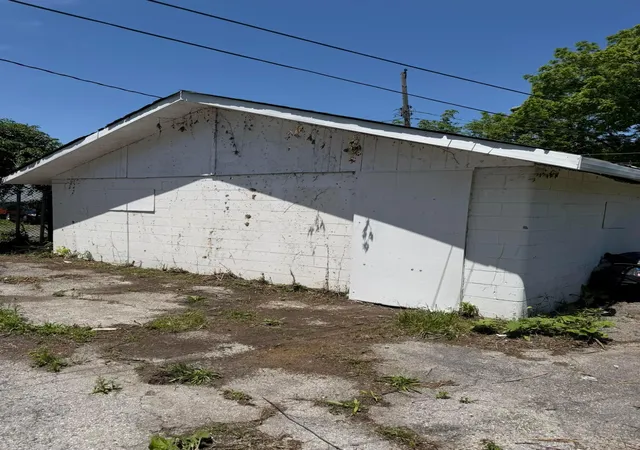 Photo 3 of Single family home for sale at 1674 E Hudson St, Columbus, OH 43211 | MLS# 226020277 | Listing updated on 2026-07-29