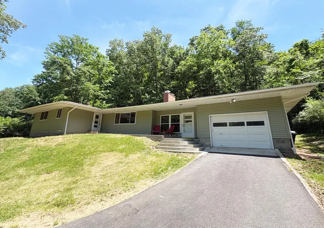 Homes for sale in Athens, OH | 7 Cable Ln, Athens, OH 45701 | MLS# 226020333