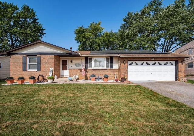 Photo 2 of Single family home for sale at 3267 Castleton St, Grove City, OH 43123 | MLS# 226020341 | Listing updated on 2026-09-17