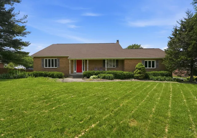 Single family home for sale at 6109 Cherry Hl Dr, Columbus, OH 43213 | MLS# 226020347