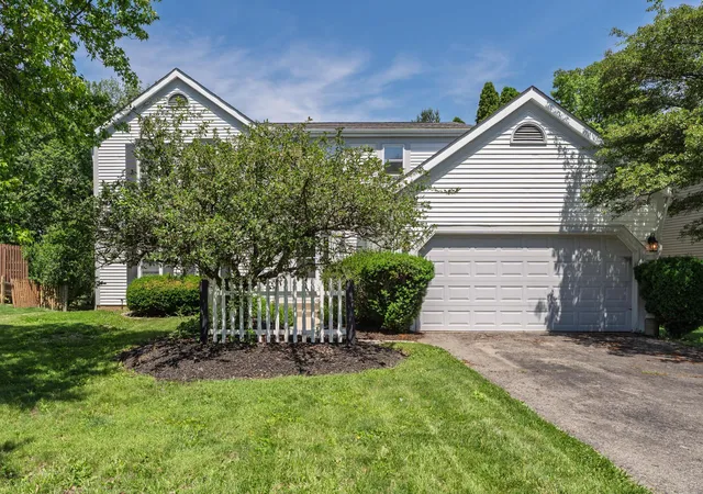 Homes for sale in Powell, OH | 488 Green Meadows Dr W, Powell, OH 43065 | MLS# 226020657