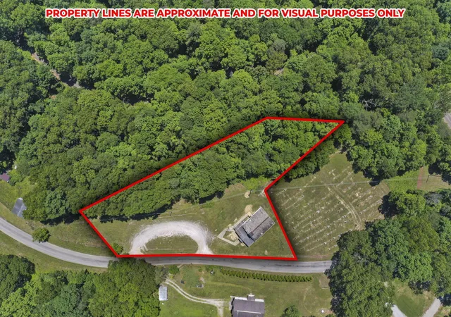 Homes for sale in Lancaster, OH | 3270 Chicken Coop Hill Rd Se, Lancaster, OH 43130 | MLS# 226020368