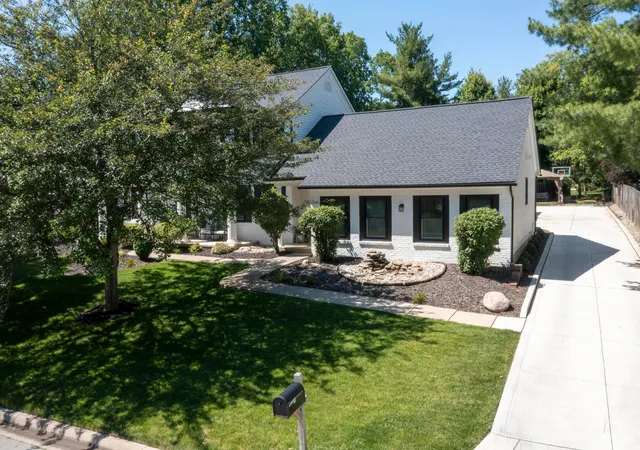Homes for sale in Worthington, OH | 234 W Campus View Blvd, Worthington, OH 43235 | MLS# 226020471