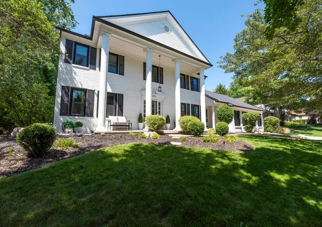 Homes for sale in Worthington, OH | 234 W Campus View Blvd, Worthington, OH 43235 | MLS# 226020471