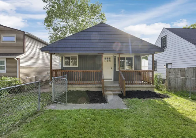 1st image of 231 N Eureka Ave, Columbus, OH 43204 | MLS# 226020432