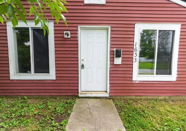 Photo 4 of Sale Pending at 1633 E Gates St, Columbus, OH 43206 | MLS# 226024182 | Listing updated on 2026-09-12
