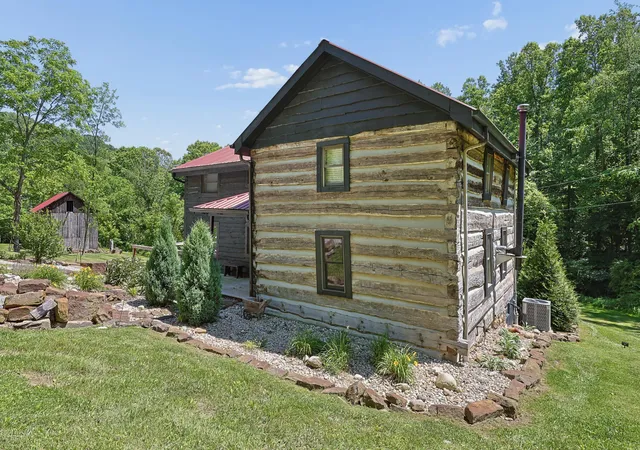 3rd image of 43 Blue Valley Rd Sw, Lancaster, OH 43130 | MLS# 226020500
