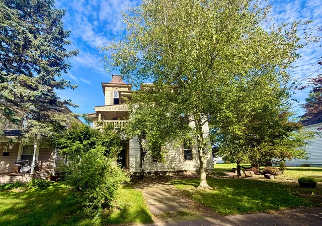 Photo 3 of Single family home for sale at 405 S Union St, Galion, OH 44833 | MLS# 226020526 | Listing updated on 2026-08-26
