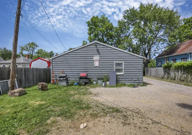 Homes for sale in Columbus, OH | 1827 E Lakeview, Columbus, OH 43224 | MLS# 226020677