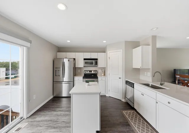Listing Photo 5 - Condo for sale in building located at 5609 Rainbow Fls St, Dublin, OH 43016 - Unit #23