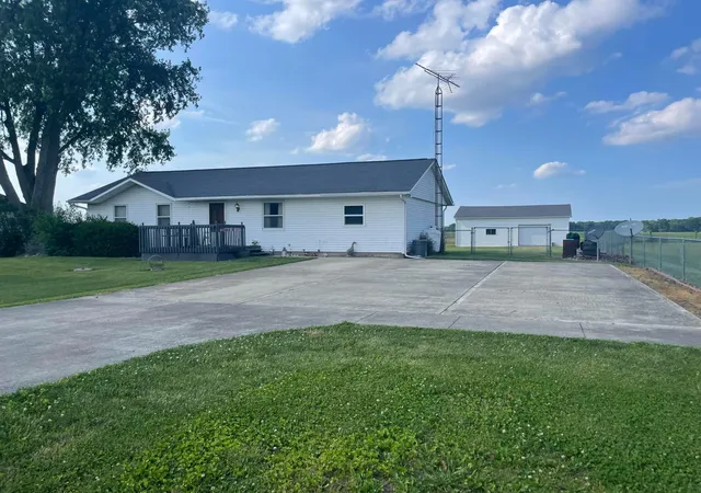 Homes for sale in Mount Sterling, OH | 9639 Cook Yankeetown Rd Ne, Mount Sterling, OH 43143 | MLS# 226020667