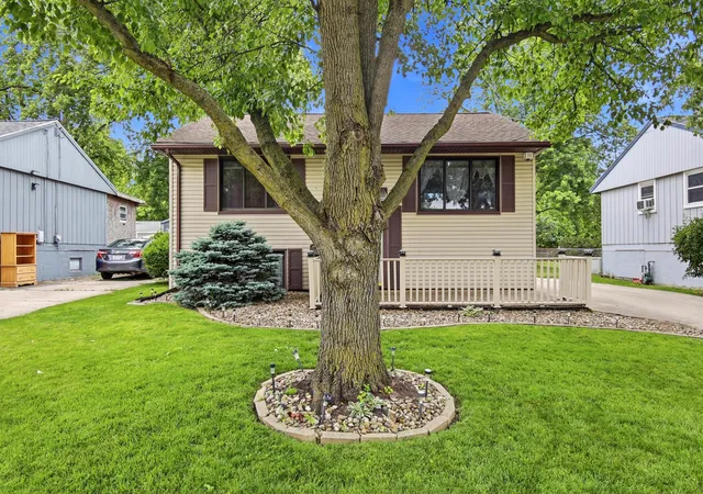 2nd image of 799 Vancouver Dr, Marion, OH 43302 | MLS# 226020933