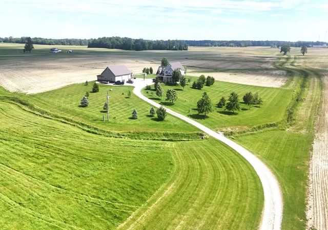 Homes for sale in Centerburg, OH | 1050 Eckard Rd, Centerburg, OH 43011 | MLS# 226020695