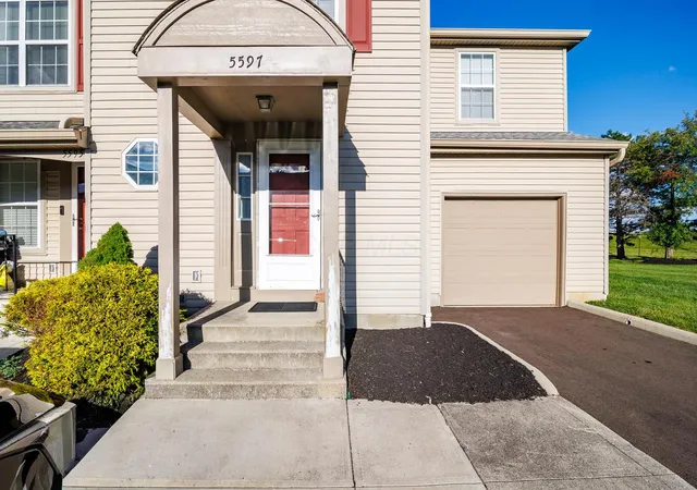 Homes for sale in Hilliard, OH | 5597 Valencia Park Blvd #11E, Hilliard, OH 43026 | MLS# 226020722