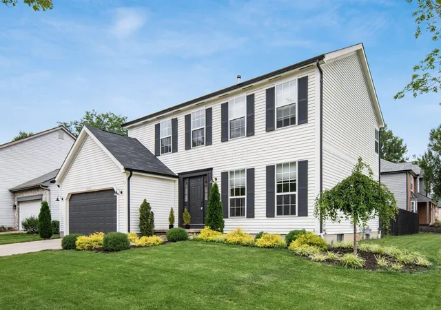 Homes for sale in Powell, OH | 2550 Breathstone Dr, Powell, OH 43065 | MLS# 226023923