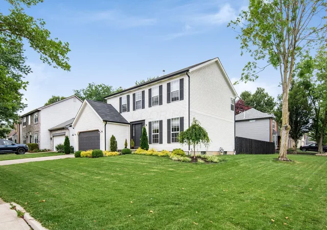 Homes for sale in Powell, OH | 2550 Breathstone Dr, Powell, OH 43065 | MLS# 226023923