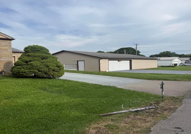 Photo 3 of Single family home for sale at 1005 W Church St, Newark, OH 43055 | MLS# 226020753 | Listing updated on 2026-10-04