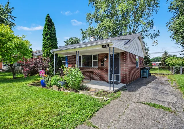 Homes for sale in Hilliard, OH | 3791 Westbrook Dr, Hilliard, OH 43026 | MLS# 226023607