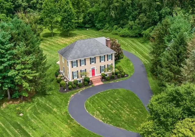 1st image of 384 Longford Dr, Granville, OH 43023 | MLS# 226028229