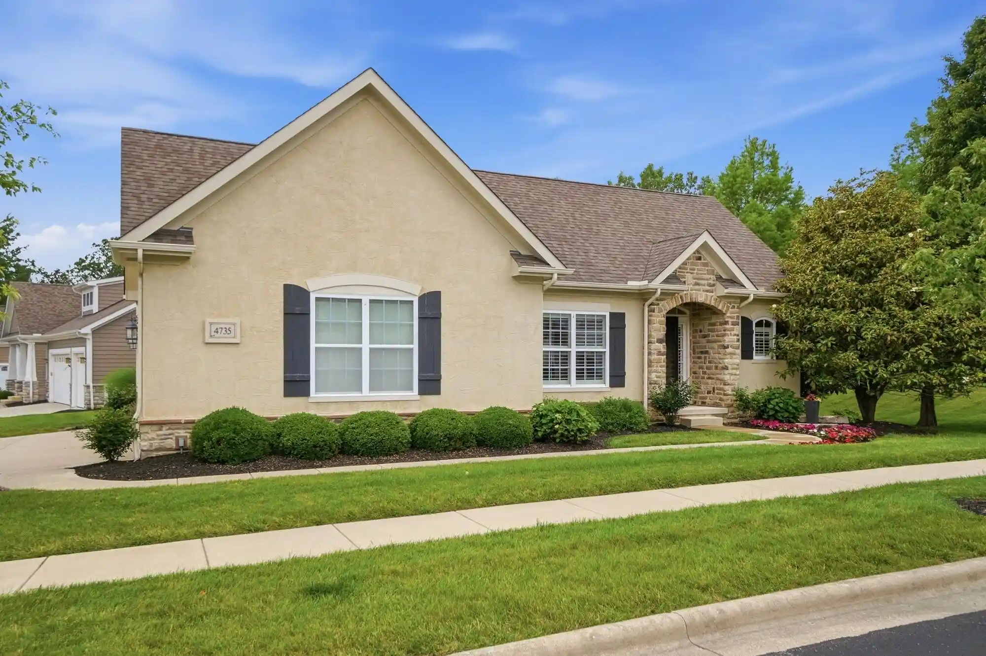 Listing Photo 2 - Condo for sale in 4735 Medalist Ct located at 4735 Medalist Ct, Westerville, OH 43082 - Unit 4735 Medalist Ct