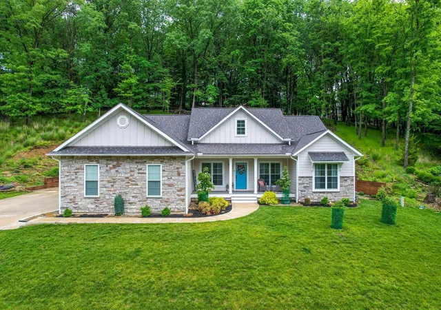 Homes for sale in Newark, OH | 866 Howell Dr, Newark, OH 43055 | MLS# 226020963