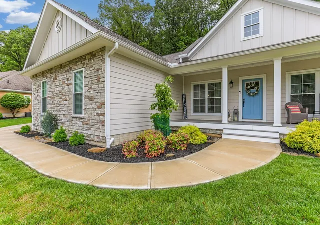Homes for sale in Newark, OH | 866 Howell Dr, Newark, OH 43055 | MLS# 226020963