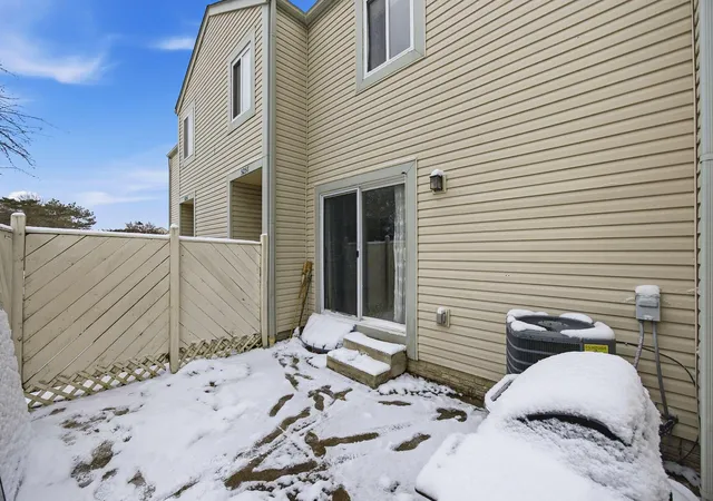 2nd image of 5258 Captains Ct, Columbus, OH 43220
