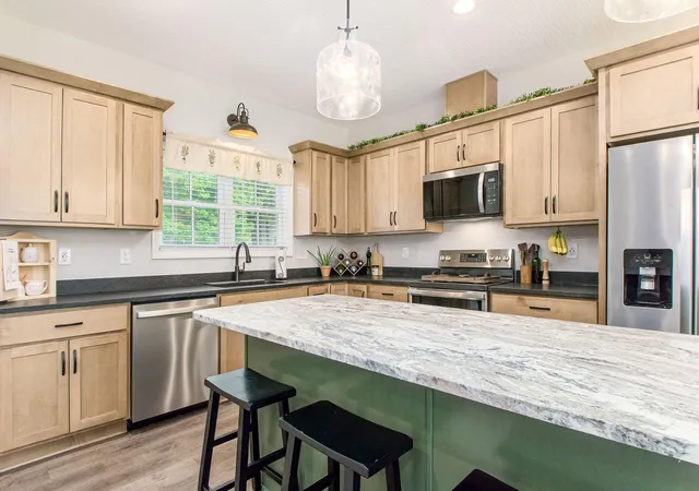 Photo 3 of Single family home for sale at 52 Clinton St, Canal Winchester, OH 43110 | MLS# 226021008 | Listing updated on 2026-09-14