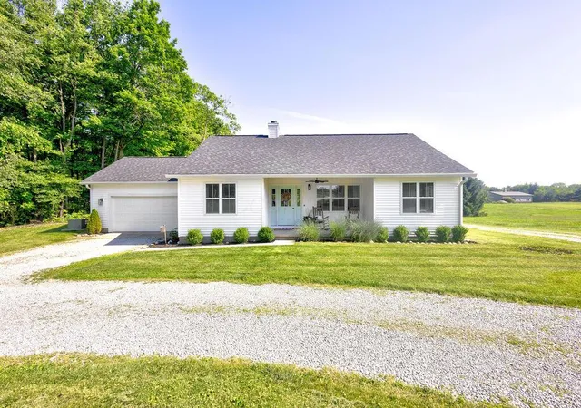 Homes for sale in Fredericktown, OH | 7253 Township Road 119, Fredericktown, OH 43019 | MLS# 226020917
