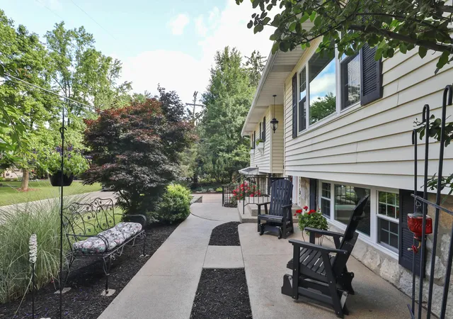 Homes for sale in Worthington, OH | 286 Beverly Pl, Worthington, OH 43085 | MLS# 226021952