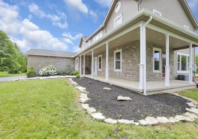 3rd image of 1877 Hardin Ln, Powell, OH 43065 | MLS# 226026958
