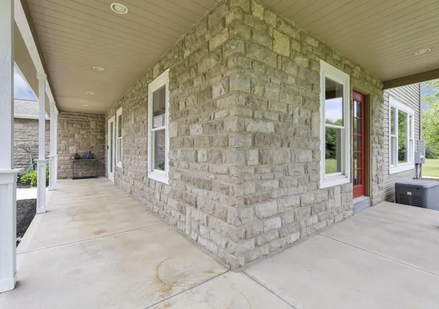 4th image of 1877 Hardin Ln, Powell, OH 43065 | MLS# 226026958