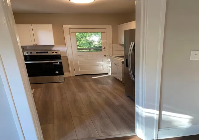 Listing Photo 4 - Condo for sale in building located at 172-174 Clinton Hts Ave, Columbus, OH 43202