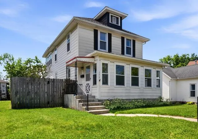 Homes for sale in Bellefontaine, OH | 204 Washington Ave, Bellefontaine, OH 43311 | MLS# 226020943