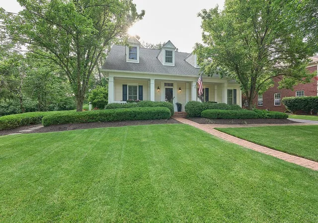Homes for sale in New Albany, OH | 4004 Tumblebrook Pl, New Albany, OH 43054 | MLS# 226021664