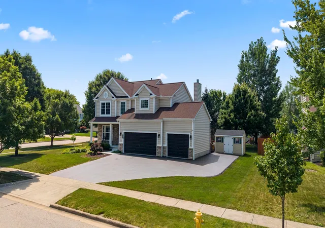 1st image of 1977 Twin Flower Cir, Grove City, OH 43123 | MLS# 226026271