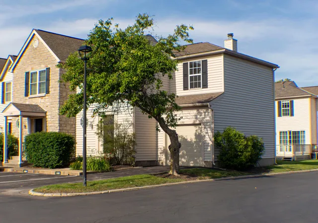 Photo 2 of Condo for sale at 5392 Pickforde Dr #5E, Columbus, OH 43235 | MLS# 226020991 | Listing updated on 2026-09-04
