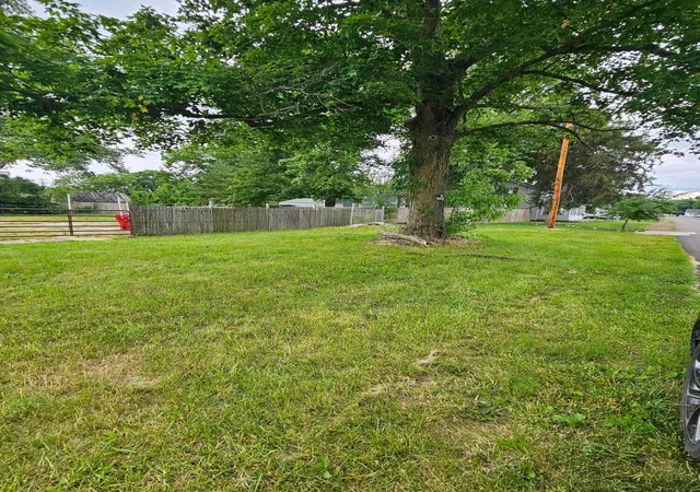 2nd image of 74 S Cherry St, London, OH 43140 | MLS# 226021007