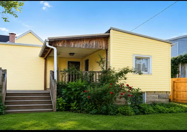 Homes for sale in Fostoria, OH | 514 N Main St, Fostoria, OH 44830 | MLS# 226021271