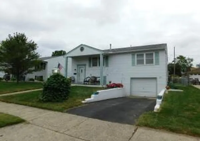 Photo 2 of Single family home for sale at 3940 Hillman Rd W, Columbus, OH 43207 | MLS# 226021037 | Listing updated on 2026-07-29