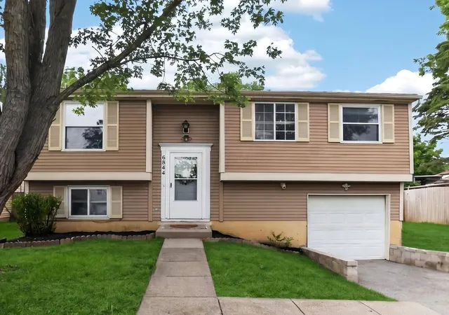 1st image of 6844 Metuchen Pl, Reynoldsburg, OH 43068 | MLS# 226021663