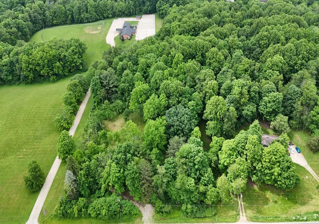 Photo 9 of Sale Pending at 325 W Hanley Rd, Mansfield, OH 44903 | MLS# 226021118 | Listing updated on 2026-08-06